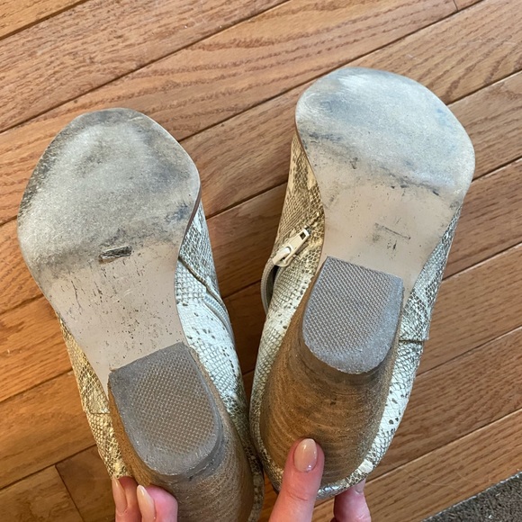 Coconuts by Matisse Gold Booties - Picture 7 of 7